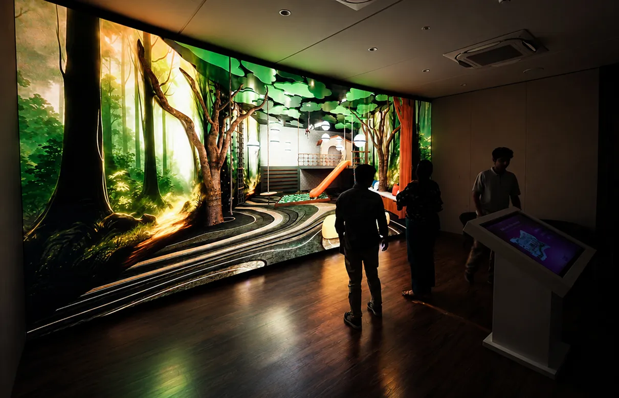 Immersive Motion Posters