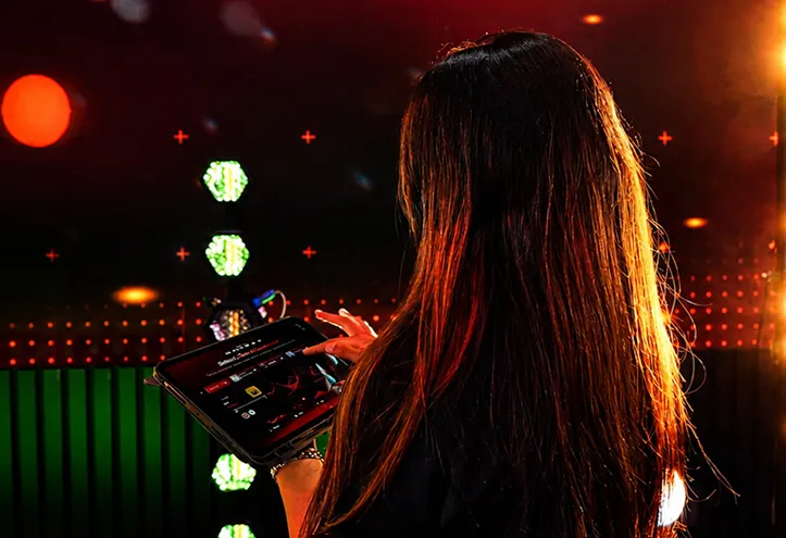 iPad-controlled music visualizer for the Maruti Suzuki Brezza launch.